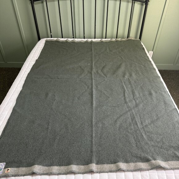 BEMO Sage Green Throw Blanket Herringbone Border Made in Holland Netherlands - Picture 1 of 7